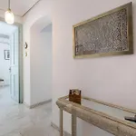 Stately Casa Atalaya Center Apartment