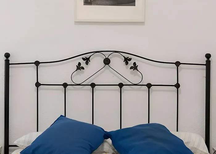 Stately Casa Atalaya Center *